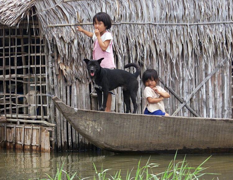 <a><img class="size-medium wp-image-1822025" title="Two young girls take a boat out on their own in Long An Province, in South Vietnam. Every year, up to 350,000 children drown in Asia. The Australian government is funding the establishment of the International Drowning Research Center aimed at reducing ch (Hoang Dinh Nam/AFP/Getty Images)" src="https://www.theepochtimes.com/assets/uploads/2015/09/Two_Young_Girls51344083.jpg" alt="Two young girls take a boat out on their own in Long An Province, in South Vietnam. Every year, up to 350,000 children drown in Asia. The Australian government is funding the establishment of the International Drowning Research Center aimed at reducing ch (Hoang Dinh Nam/AFP/Getty Images)" width="320"/></a>