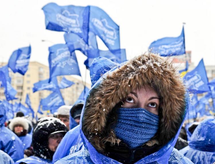 <a><img src="https://www.theepochtimes.com/assets/uploads/2015/09/UKRAINE-C.jpg" alt="A supporter of Ukrainian president-elect Viktor Yanukovych listens to a speaker with others on Feb. 12, 2010, during a rally in front of Ukraine's Central Election Commission in Kyiv. His rival, Yulia Tymoshenko has so far refused to concede defeat, though official and full results show she lost by more than 3 percent. (Sergei Supinsky/AFP/Getty Images)" title="A supporter of Ukrainian president-elect Viktor Yanukovych listens to a speaker with others on Feb. 12, 2010, during a rally in front of Ukraine's Central Election Commission in Kyiv. His rival, Yulia Tymoshenko has so far refused to concede defeat, though official and full results show she lost by more than 3 percent. (Sergei Supinsky/AFP/Getty Images)" width="320" class="size-medium wp-image-1823070"/></a>