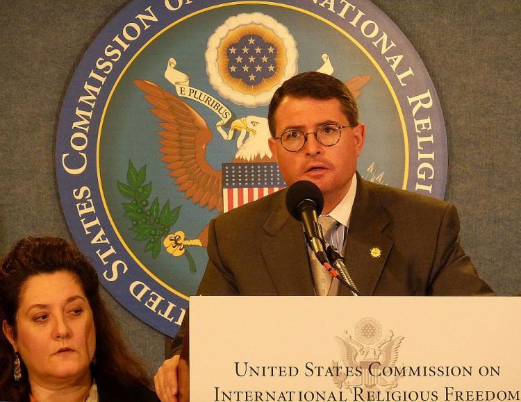 <a><img src="https://www.theepochtimes.com/assets/uploads/2015/09/USCIFR.jpg" alt="CALLING OUT: The United States Commission on International Religious Freedom (USCIRF) Chair Leonard A. Leo speaking at the National Press Club in Washington, DC, on April 28, 2011. Vice Chair Dr. Elizabeth H. Prodromou looks on. USCIRF released its annual report on religious freedom where it singled out fourteen Countries of Particular Concern. (Andrea Hayley/The Epoch Times)" title="CALLING OUT: The United States Commission on International Religious Freedom (USCIRF) Chair Leonard A. Leo speaking at the National Press Club in Washington, DC, on April 28, 2011. Vice Chair Dr. Elizabeth H. Prodromou looks on. USCIRF released its annual report on religious freedom where it singled out fourteen Countries of Particular Concern. (Andrea Hayley/The Epoch Times)" width="320" class="size-medium wp-image-1804762"/></a>