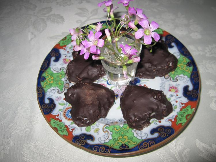 <a><img src="https://www.theepochtimes.com/assets/uploads/2015/09/ValentineTreats.jpg" alt="TREATS: Homemade coconut-patty hearts make a delicious St. Valentine's Day present. (Louise McCoy/The Epoch Times)" title="TREATS: Homemade coconut-patty hearts make a delicious St. Valentine's Day present. (Louise McCoy/The Epoch Times)" width="320" class="size-medium wp-image-1808640"/></a>