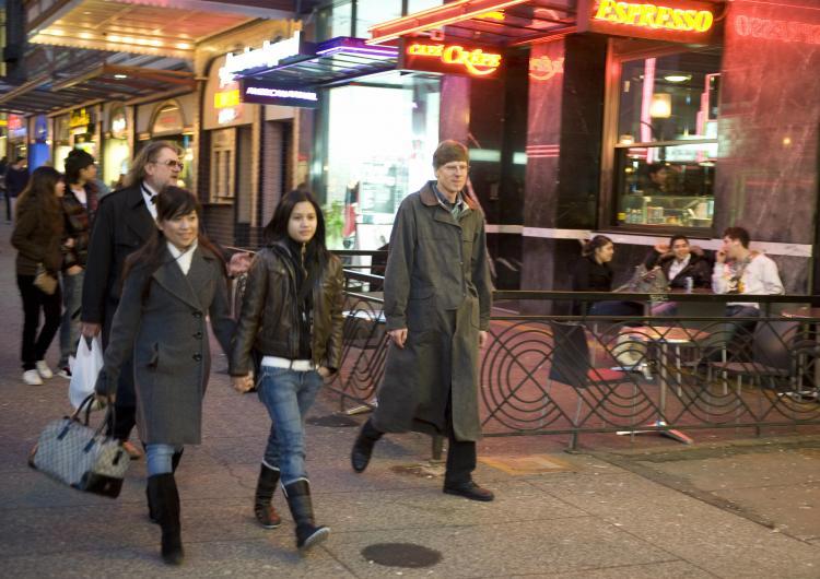 <a><img src="https://www.theepochtimes.com/assets/uploads/2015/09/Vancouver-Granvill-Restaurants-84686183.jpg" alt="Pedestrians walk past restaurants on Granville Street in downtown Vancouver, British Columbia, on Feb. 7, 2009. When the harmonized sales tax take effect in B.C. on July 1, 2010, customers will pay 12 percent HST on restaurant meals rather than the 5 perc (Don Emmert/AFP/Getty Images)" title="Pedestrians walk past restaurants on Granville Street in downtown Vancouver, British Columbia, on Feb. 7, 2009. When the harmonized sales tax take effect in B.C. on July 1, 2010, customers will pay 12 percent HST on restaurant meals rather than the 5 perc (Don Emmert/AFP/Getty Images)" width="320" class="size-medium wp-image-1823604"/></a>