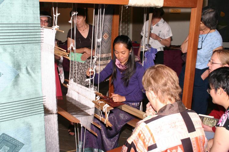 <a><img src="https://www.theepochtimes.com/assets/uploads/2015/09/Veomanee_Douangdara.jpg" alt="Veomanee Douangdara, a partner in OckPopTok Gallery, demonstrates weaving on a traditional loom. (Perple Lu/The Epoch Times)" title="Veomanee Douangdara, a partner in OckPopTok Gallery, demonstrates weaving on a traditional loom. (Perple Lu/The Epoch Times)" width="320" class="size-medium wp-image-1834683"/></a>