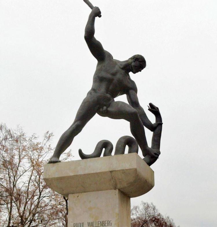 <a><img src="https://www.theepochtimes.com/assets/uploads/2015/09/W2737181.jpg" alt="Monuments to Raoul Wallenberg have been built in many countries. This one, in Budapest, Hungary, shows the hero fighting a giant snake. (Attila Kisbenedek/AFP/Getty Images)" title="Monuments to Raoul Wallenberg have been built in many countries. This one, in Budapest, Hungary, shows the hero fighting a giant snake. (Attila Kisbenedek/AFP/Getty Images)" width="320" class="size-medium wp-image-1828114"/></a>