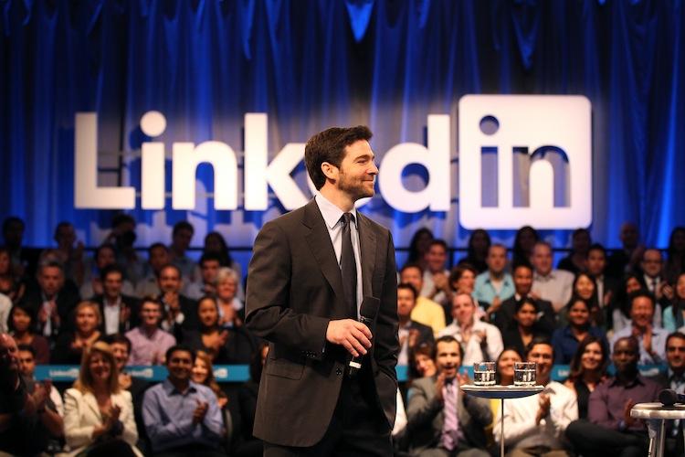 <a><img class="size-large wp-image-1786552" title="Linkedin CEO Jeff Weiner speaks to the audience prior to a town hall meeting with U.S. President Barack Obama at the Computer History Museum on Sept. 26, 2011 in Mountain View, Calif. (Stephen Lam/Getty Images) " src="https://www.theepochtimes.com/assets/uploads/2015/09/Weiner126695011.jpg" alt="" width="590" height="393"/></a>