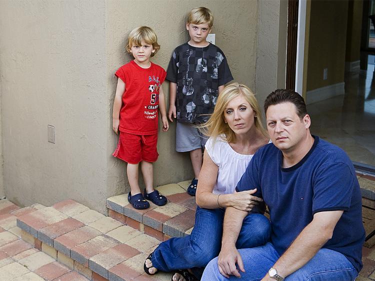 <a><img src="https://www.theepochtimes.com/assets/uploads/2015/09/WillisFamily2616sm.jpg" alt="NIGHTMARE HOME: (R-L) John Willis, wife Lori, and their children, Brannon, five, and Alex, three-and-a-half, outside their home with Chinese drywall in Florida in April. (Yelena Bleiman)" title="NIGHTMARE HOME: (R-L) John Willis, wife Lori, and their children, Brannon, five, and Alex, three-and-a-half, outside their home with Chinese drywall in Florida in April. (Yelena Bleiman)" width="320" class="size-medium wp-image-1824358"/></a>