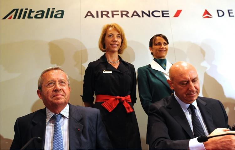 <a><img src="https://www.theepochtimes.com/assets/uploads/2015/09/alitalia_102624850.jpg" alt="ALLIANCE: Air France-Klm chief executive Pierre-Henri Gourgeon and Alitalia's chief executive Rocco Sabelli give a press conference in Rome on July 5.  (Alberto Pizzoli/Getty Images)" title="ALLIANCE: Air France-Klm chief executive Pierre-Henri Gourgeon and Alitalia's chief executive Rocco Sabelli give a press conference in Rome on July 5.  (Alberto Pizzoli/Getty Images)" width="320" class="size-medium wp-image-1817773"/></a>