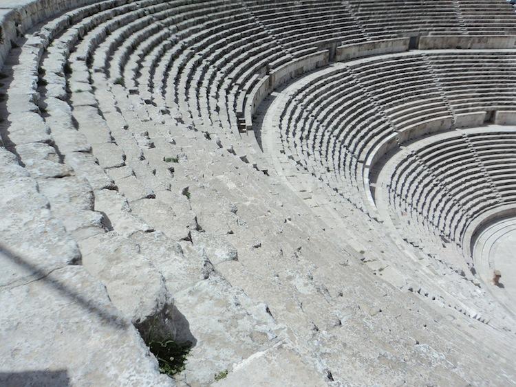 <a><img class="wp-image-1780961 " src="https://www.theepochtimes.com/assets/uploads/2015/09/amphitheatre-1.jpg" alt="Amman's ancient theatre overlooking the Balad. (Ramy Salameh)" width="425" height="319"/></a>