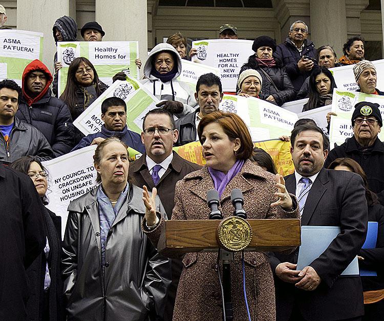 <a><img src="https://www.theepochtimes.com/assets/uploads/2015/09/asthma_web_Nov30.jpg" alt="ASTHMA ATTACK: Council Speaker Christine Quinn spoke from the steps of City Hall on Tuesday about expanding the Alternative Enforcement Program (AEP) under the NYC Safe Housing Act to include asthma triggers such as mold and pest infestations. (Phoebe Zheng/The Epoch Times)" title="ASTHMA ATTACK: Council Speaker Christine Quinn spoke from the steps of City Hall on Tuesday about expanding the Alternative Enforcement Program (AEP) under the NYC Safe Housing Act to include asthma triggers such as mold and pest infestations. (Phoebe Zheng/The Epoch Times)" width="320" class="size-medium wp-image-1811416"/></a>