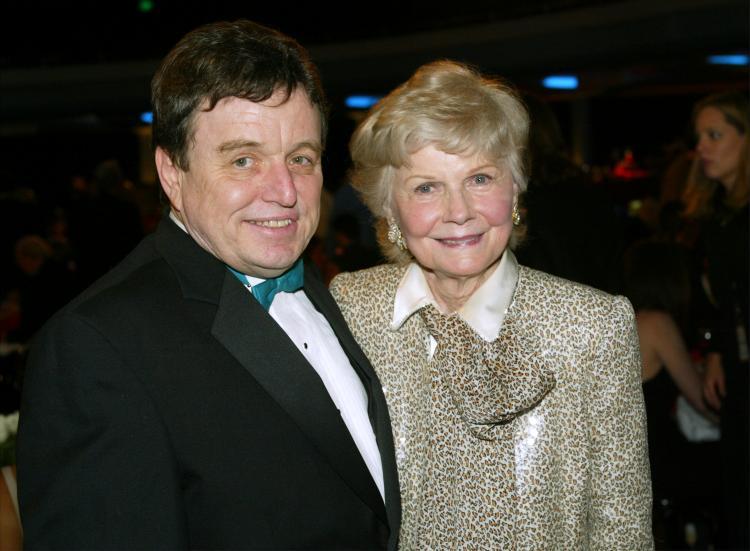 <a><img src="https://www.theepochtimes.com/assets/uploads/2015/09/barbara_billingsley_2267930.jpg" alt="Barbara Billingsley and Jerry Mathers pose during the TV Land Awards 2003 at the Hollywood Palladium on March 2, 2003 in Hollywood, California.  (Kevin Winter/Getty Images" title="Barbara Billingsley and Jerry Mathers pose during the TV Land Awards 2003 at the Hollywood Palladium on March 2, 2003 in Hollywood, California.  (Kevin Winter/Getty Images" width="320" class="size-medium wp-image-1813390"/></a>