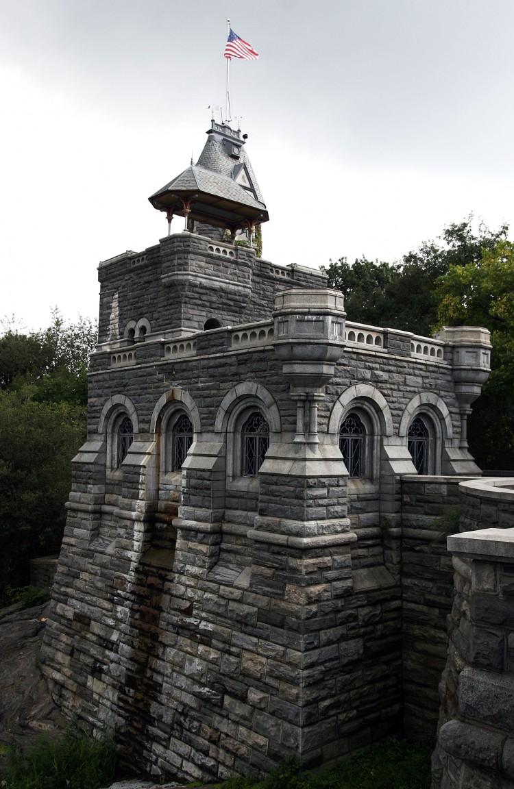 <a><img src="https://www.theepochtimes.com/assets/uploads/2015/09/belvederecastle.jpg" alt="Belvedere Castle in the center of Central Park rises from the rough schist it is built from. (Tim McDevitt/The Epoch Times)" title="Belvedere Castle in the center of Central Park rises from the rough schist it is built from. (Tim McDevitt/The Epoch Times)" width="320" class="size-medium wp-image-1797222"/></a>