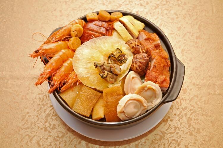 <a><img class="size-full wp-image-1783185" title="A beautiful presentation of Phùn-tshoi, also known as pun choi or Big Bowl Feast. This is a traditional type of food originating from Hakka cuisine. (Sun Mingguo/The Epoch Times)" src="https://www.theepochtimes.com/assets/uploads/2015/09/bigbownfeast_hakkaweb.jpg" alt="" width="750" height="498"/></a>