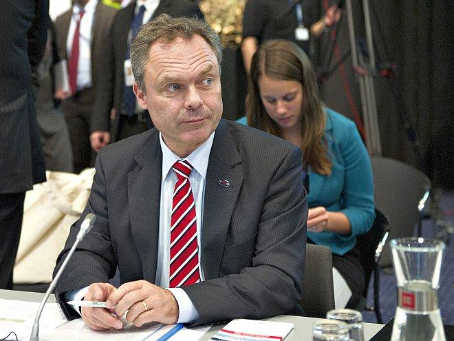 <a><img class="size-large wp-image-1773376" title=" Jan Björklund, Swedish minister of education, at the ministerial conference Horizon 2020 in Copenhagen, February 1, 2012. Björklund recently announced a radical upgrade for the status of the Chinese language in the Swedish educational system. (Jens Nørgaard Larsen/AFP/Getty Images)" src="https://www.theepochtimes.com/assets/uploads/2015/09/bjorklund_swedes_study_chinese.jpg" alt=" Jan Björklund, Swedish minister of education, at the ministerial conference Horizon 2020 in Copenhagen, February 1, 2012. Björklund recently announced a radical upgrade for the status of the Chinese language in the Swedish educational system. (Jens Nørgaard Larsen/AFP/Getty Images)" width="590" height="442"/></a>