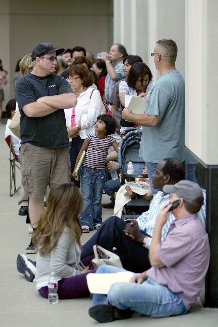 <a><img src="https://www.theepochtimes.com/assets/uploads/2015/09/breadline.JPG" alt="BREADLINE: Hundreds of nervous customers wait in line to get into an IndyMac Bank, open for the first time since the July 11 federal government takeover of the thrift on July 14, 2008 in Pasadena, California. IndyMac, which was already in trouble because  (David McNew/Getty Images)" title="BREADLINE: Hundreds of nervous customers wait in line to get into an IndyMac Bank, open for the first time since the July 11 federal government takeover of the thrift on July 14, 2008 in Pasadena, California. IndyMac, which was already in trouble because  (David McNew/Getty Images)" width="320" class="size-medium wp-image-1834974"/></a>