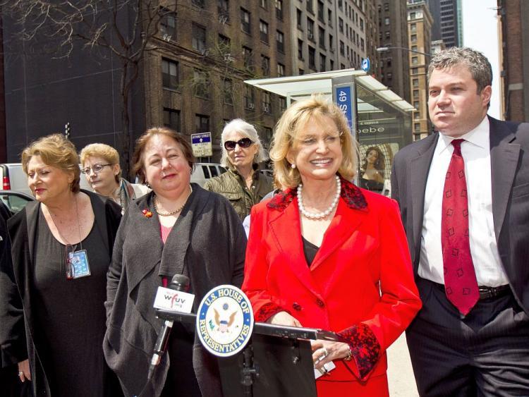 <a><img src="https://www.theepochtimes.com/assets/uploads/2015/09/bus-4962.jpg" alt="THE RIGHT SERVICE: Congresswoman Carolyn Maloney, Sen. Liz Krueger, Assemblyman Jonathan Bing and community leaders of Turtle Bay, Manhattan, speak near an M50 bus stop to celebrate the restoration of weekend service for the M50 bus. (Phoebe Zheng/The Epoch Times)" title="THE RIGHT SERVICE: Congresswoman Carolyn Maloney, Sen. Liz Krueger, Assemblyman Jonathan Bing and community leaders of Turtle Bay, Manhattan, speak near an M50 bus stop to celebrate the restoration of weekend service for the M50 bus. (Phoebe Zheng/The Epoch Times)" width="320" class="size-medium wp-image-1805392"/></a>