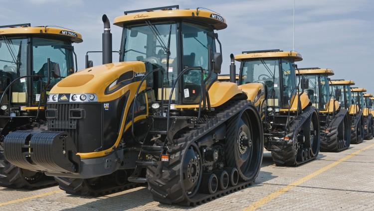 <a><img src="https://www.theepochtimes.com/assets/uploads/2015/09/cat_90122792.jpg" alt="Rows and rows of the Caterpillar Challenger MT765C farm tractors, ideally suited to row-crop work, sit on on the docks of the Port of Baltimore's Dundalk Terminal, waiting to be loaded for export by ship, in Baltimore, Maryland, in this file photo. (Paul J. Richards/AFP/Getty Images)" title="Rows and rows of the Caterpillar Challenger MT765C farm tractors, ideally suited to row-crop work, sit on on the docks of the Port of Baltimore's Dundalk Terminal, waiting to be loaded for export by ship, in Baltimore, Maryland, in this file photo. (Paul J. Richards/AFP/Getty Images)" width="575" class="size-medium wp-image-1795905"/></a>