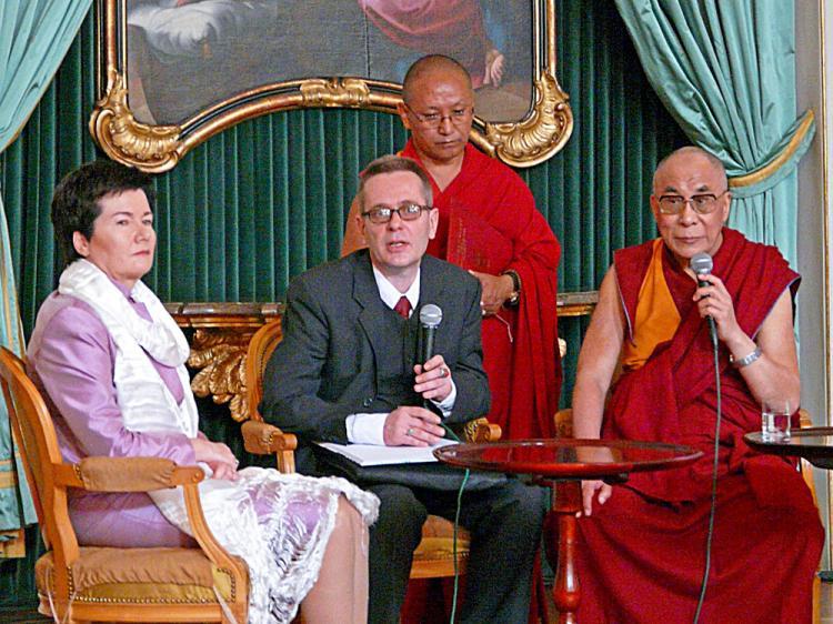 <a><img src="https://www.theepochtimes.com/assets/uploads/2015/09/dalaj_lama_warsaw.jpg" alt="The Dalai Lama (R) speaks through a translator during a press conference, after being entitled an honorary citizen of Warsaw, Poland by Hanna Gronkiewicz-Waltz (L), mayor of Warsaw.  (Piotr Cykowski)" title="The Dalai Lama (R) speaks through a translator during a press conference, after being entitled an honorary citizen of Warsaw, Poland by Hanna Gronkiewicz-Waltz (L), mayor of Warsaw.  (Piotr Cykowski)" width="320" class="size-medium wp-image-1826980"/></a>