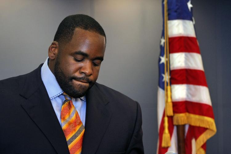 <a><img src="https://www.theepochtimes.com/assets/uploads/2015/09/detroit82664606.jpg" alt="Detroit Mayor Kwame Kilpatrick on September 4, 2008 at his office in Detroit, Michigan. After a violation related to his conviction for lying under oath, Kilpatrick was slapped with a prison sentence of up to 5 years in a Michigan courtroom on Tuesday. (Bill Pugliano/Getty Images)" title="Detroit Mayor Kwame Kilpatrick on September 4, 2008 at his office in Detroit, Michigan. After a violation related to his conviction for lying under oath, Kilpatrick was slapped with a prison sentence of up to 5 years in a Michigan courtroom on Tuesday. (Bill Pugliano/Getty Images)" width="320" class="size-medium wp-image-1819476"/></a>