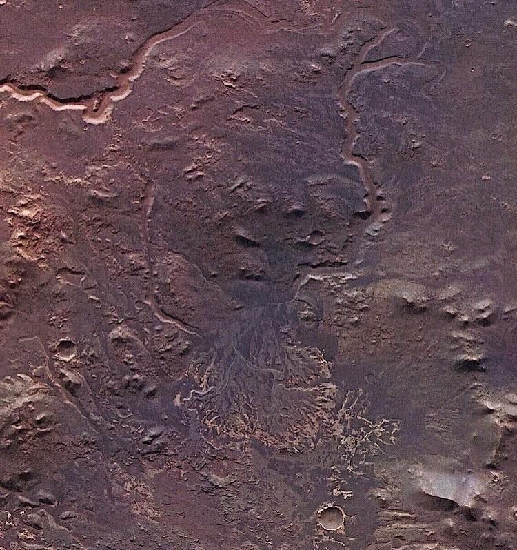 <a><img src="https://www.theepochtimes.com/assets/uploads/2015/09/eberswalde1.jpg" alt="MARTIAN DELTA: Eberswalde crater contains a rare delta. Channels which fed the lake in the crater are very well preserved. (ESA/DLR/FU Berlin, G. Neukum)" title="MARTIAN DELTA: Eberswalde crater contains a rare delta. Channels which fed the lake in the crater are very well preserved. (ESA/DLR/FU Berlin, G. Neukum)" width="590" class="size-medium wp-image-1798349"/></a>