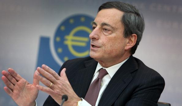 <a><img class="size-large wp-image-1769401" title="mario draghi ecb march 7" src="https://www.theepochtimes.com/assets/uploads/2015/09/ecb-rates-unchanged-163288396.jpg" alt="mario draghi ecb march 7" width="590" height="343"/></a>