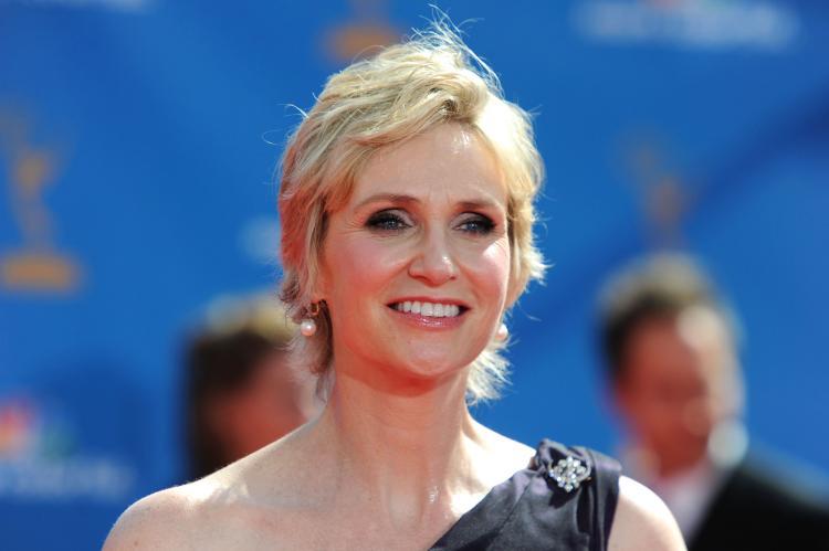 <a><img src="https://www.theepochtimes.com/assets/uploads/2015/09/emmys_103710766.jpg" alt="Emmys 2010: Actress Jane Lynch arrives at the 62nd Annual Primetime Emmy Awards held at the Nokia Theatre L.A. Live on August 29, 2010 in Los Angeles, California.  (Frazer Harrison/Getty Images)" title="Emmys 2010: Actress Jane Lynch arrives at the 62nd Annual Primetime Emmy Awards held at the Nokia Theatre L.A. Live on August 29, 2010 in Los Angeles, California.  (Frazer Harrison/Getty Images)" width="320" class="size-medium wp-image-1815401"/></a>