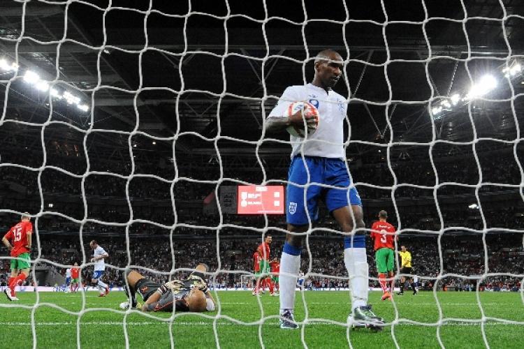 <a><img src="https://www.theepochtimes.com/assets/uploads/2015/09/england_bulgaria_103826276.jpg" alt="ENGLAND VS BULGARIA: England's Jermain Defoe in foreground, picks the ball out of the net after teammate Adam Johnson scored against Bulgaria during the qualifying Euro football match at Wembley Stadium on September 3, 2010. (Adrian Dennis/AFP/Getty Images )" title="ENGLAND VS BULGARIA: England's Jermain Defoe in foreground, picks the ball out of the net after teammate Adam Johnson scored against Bulgaria during the qualifying Euro football match at Wembley Stadium on September 3, 2010. (Adrian Dennis/AFP/Getty Images )" width="320" class="size-medium wp-image-1815132"/></a>