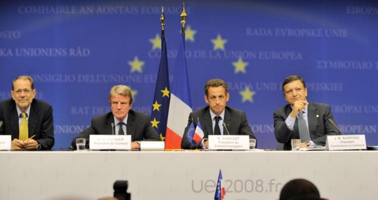 <a><img src="https://www.theepochtimes.com/assets/uploads/2015/09/eu82620173c.jpg" alt="(L-R) European Union Foreign Policy Chief Javier Solana, France's Foreign Minister Bernard Kouchner, France's President Nicolas Sarkozy and European Commission President Jose Manuel Barroso at a press conference after an emergency summit of European Union (Gerard Cerles/AFP/Getty Images)" title="(L-R) European Union Foreign Policy Chief Javier Solana, France's Foreign Minister Bernard Kouchner, France's President Nicolas Sarkozy and European Commission President Jose Manuel Barroso at a press conference after an emergency summit of European Union (Gerard Cerles/AFP/Getty Images)" width="320" class="size-medium wp-image-1833826"/></a>