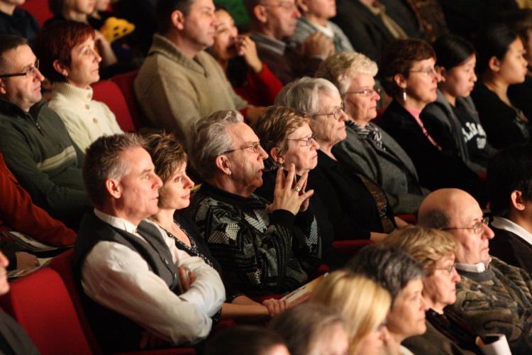 <a><img src="https://www.theepochtimes.com/assets/uploads/2015/09/evanningaudience.JPG" alt="Captivated audience members at a Divine Performing Arts show in Ottawa on the weekend, a few of the more than 12,000 who took in the performances at sold-out venues in Ottawa and Kitchener, Ont. this week. The Divine Performing Arts 2009 World Tour begins (Evan Ning/The Epoch Times)" title="Captivated audience members at a Divine Performing Arts show in Ottawa on the weekend, a few of the more than 12,000 who took in the performances at sold-out venues in Ottawa and Kitchener, Ont. this week. The Divine Performing Arts 2009 World Tour begins (Evan Ning/The Epoch Times)" width="320" class="size-medium wp-image-1831549"/></a>