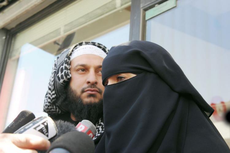 <a><img src="https://www.theepochtimes.com/assets/uploads/2015/09/french98636242.jpg" alt="Anne (R), a French Muslim woman fined for driving while wearing a full-face veil, answers journalists' questions on April 23 in Nantes, western France. Police stopped the woman and fined her 22 euros (US$29) on the grounds that her niqabÃ¢ï¿½ï¿½an Islamic veil with a slit for the eyesÃ¢ï¿½ï¿½restricted her view so she could not drive safely. (Alain Jocard/AFP/Getty Images)" title="Anne (R), a French Muslim woman fined for driving while wearing a full-face veil, answers journalists' questions on April 23 in Nantes, western France. Police stopped the woman and fined her 22 euros (US$29) on the grounds that her niqabÃ¢ï¿½ï¿½an Islamic veil with a slit for the eyesÃ¢ï¿½ï¿½restricted her view so she could not drive safely. (Alain Jocard/AFP/Getty Images)" width="320" class="size-medium wp-image-1820558"/></a>