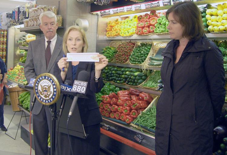 <a><img src="https://www.theepochtimes.com/assets/uploads/2015/09/gillibrandWEB.jpg" alt="RECALL SAFETY: Sen. Kirsten Gillibrand (C) displays an example of a coupon stores would use to notify shoppers of food recalls. (L) Dr. Philip J. Landrigan-professor of Pediatrics and chairman of the Department of Community & Preventive Medicine at Mount Sinai School of Medicine (R), and Pam Berger from Safe Tables Our Priority organization (STOP). (Photo courtesy office of Sen. Gillibrand)" title="RECALL SAFETY: Sen. Kirsten Gillibrand (C) displays an example of a coupon stores would use to notify shoppers of food recalls. (L) Dr. Philip J. Landrigan-professor of Pediatrics and chairman of the Department of Community & Preventive Medicine at Mount Sinai School of Medicine (R), and Pam Berger from Safe Tables Our Priority organization (STOP). (Photo courtesy office of Sen. Gillibrand)" width="320" class="size-medium wp-image-1814849"/></a>