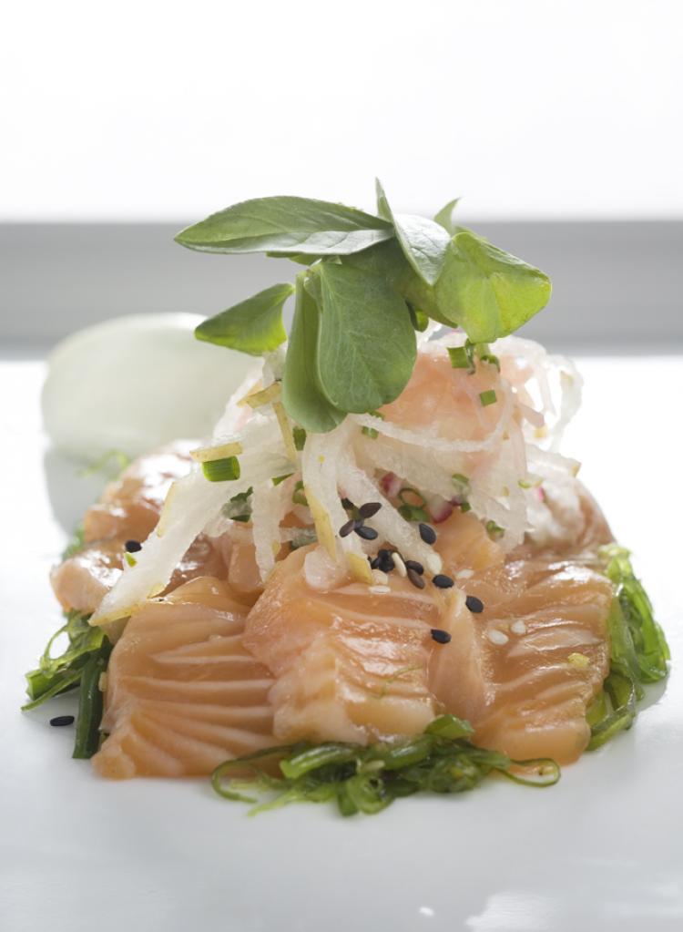 <a><img src="https://www.theepochtimes.com/assets/uploads/2015/09/housecuredsalmon.jpg" alt="The house-cured salmon with pickled ginger and radish on seaweed salad topped with baby arugula (Courtesy of Knife + Fork)" title="The house-cured salmon with pickled ginger and radish on seaweed salad topped with baby arugula (Courtesy of Knife + Fork)" width="320" class="size-medium wp-image-1833312"/></a>
