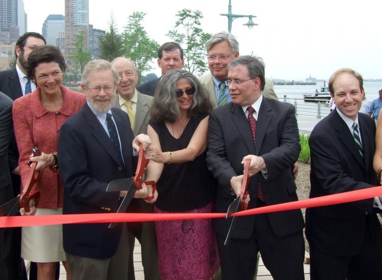<a><img src="https://www.theepochtimes.com/assets/uploads/2015/09/hudson1.jpg" alt="DOWNTOWN PARK: Members of the board of the Hudson River Park Trust at a ribbon cutting ceremony at the new section of Hudson River. (Danielle Wang/The Epoch Times)" title="DOWNTOWN PARK: Members of the board of the Hudson River Park Trust at a ribbon cutting ceremony at the new section of Hudson River. (Danielle Wang/The Epoch Times)" width="320" class="size-medium wp-image-1834755"/></a>