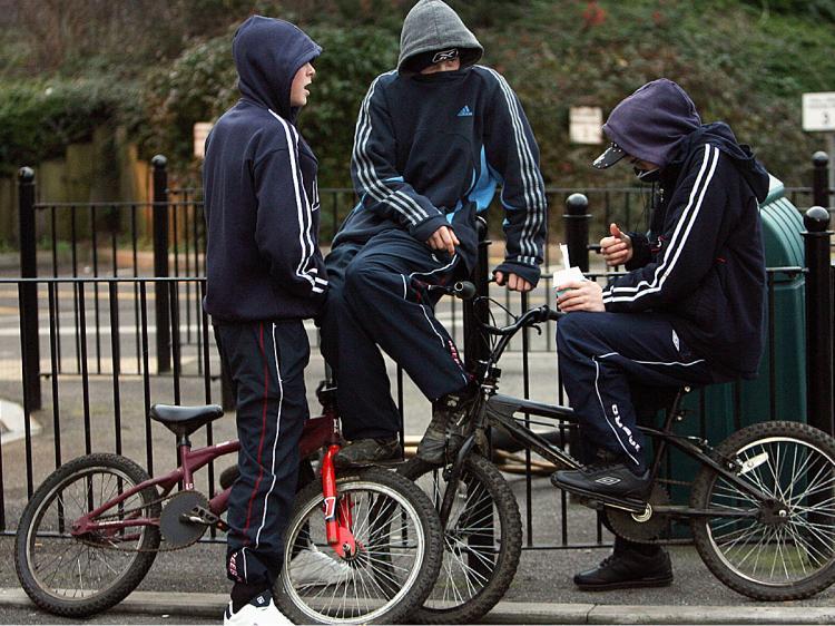 <a><img src="https://www.theepochtimes.com/assets/uploads/2015/09/huud73190414.jpg" alt="Loitering teenagers, wearing hoodies and baseball caps, are now persona non grata in public areas across the country.  (Matt Cardy/Getty Images)" title="Loitering teenagers, wearing hoodies and baseball caps, are now persona non grata in public areas across the country.  (Matt Cardy/Getty Images)" width="320" class="size-medium wp-image-1823574"/></a>