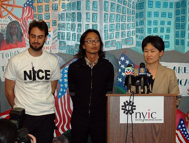 <a><img src="https://www.theepochtimes.com/assets/uploads/2015/09/immigrantcolor.jpg" alt="SPEAK UP: Members of the New York Immigration Coalition at a press conference on Tuesday asked Presidential candidates to debate Immigration policy.  (Jonathan Weeks/The Epoch Times)" title="SPEAK UP: Members of the New York Immigration Coalition at a press conference on Tuesday asked Presidential candidates to debate Immigration policy.  (Jonathan Weeks/The Epoch Times)" width="320" class="size-medium wp-image-1833344"/></a>