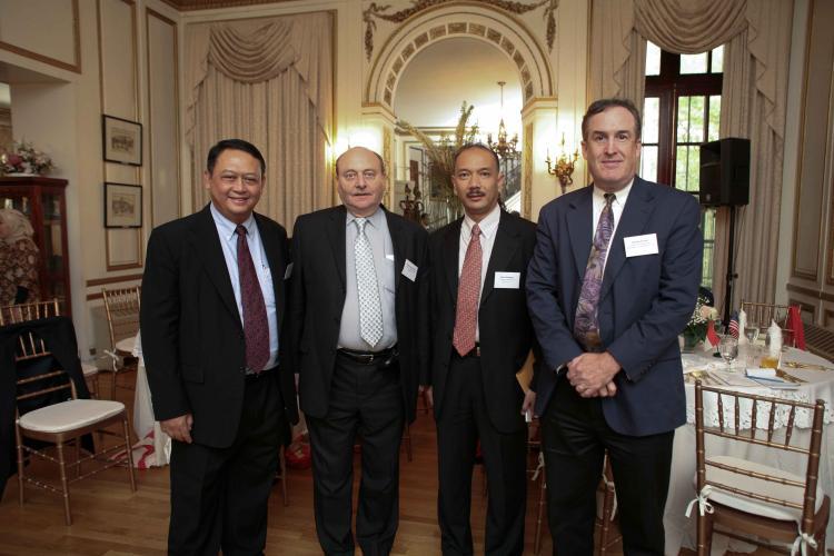 <a><img src="https://www.theepochtimes.com/assets/uploads/2015/09/indo.jpg" alt="At the Indonesian Consulate, (L-R) Mr. Lucky Fathul A.H. Chief of Bank Indonesia, Warran Hochbaum, Wiwit Wirsatyo - Consul / Head of Chancery, NY and Wayne Forester, President Indonesian US Chamber of Commerce. (Courtesy of the Indonesian Consulate) ()" title="At the Indonesian Consulate, (L-R) Mr. Lucky Fathul A.H. Chief of Bank Indonesia, Warran Hochbaum, Wiwit Wirsatyo - Consul / Head of Chancery, NY and Wayne Forester, President Indonesian US Chamber of Commerce. (Courtesy of the Indonesian Consulate) ()" width="320" class="size-medium wp-image-1834767"/></a>
