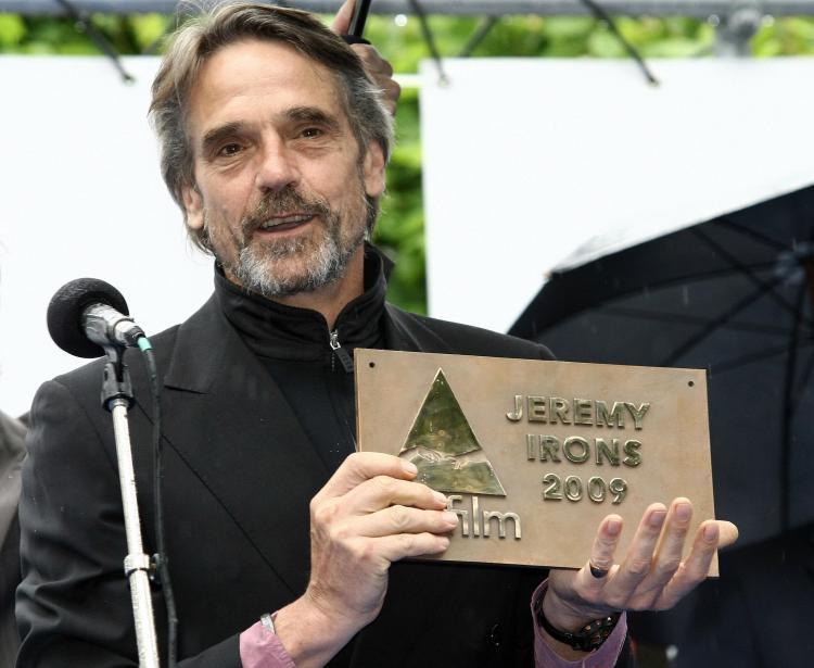 <a><img src="https://www.theepochtimes.com/assets/uploads/2015/09/irons88595367.jpg" alt="British actor Jeremy Irons poses with his commemorative plaque on the Bridge of Glory during the 17th Artfilm International Film Festival in Trencian. (STR/AFP/Getty Images)" title="British actor Jeremy Irons poses with his commemorative plaque on the Bridge of Glory during the 17th Artfilm International Film Festival in Trencian. (STR/AFP/Getty Images)" width="320" class="size-medium wp-image-1827775"/></a>