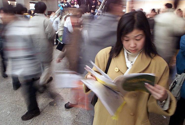 <a><img src="https://www.theepochtimes.com/assets/uploads/2015/09/jobs.jpg" alt="The employment rate of college students published by China Ministry of Education is being disputed. Many college students have posted their opinions on a blog to expose the data is fake. (Stephen Shaver/AFP/Getty Images)" title="The employment rate of college students published by China Ministry of Education is being disputed. Many college students have posted their opinions on a blog to expose the data is fake. (Stephen Shaver/AFP/Getty Images)" width="320" class="size-medium wp-image-1827372"/></a>