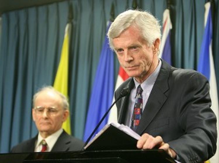 <a><img src="https://www.theepochtimes.com/assets/uploads/2015/09/kilgour.jpg" alt="Former Canadian Secretary of State for Asia-Pacific David Kilgour presents a revised report about continued murder of Falun Gong practitioners in China for their organs, as report co-author lawyer David Matas listens in the background, on Jan. 31, 2007. ()" title="Former Canadian Secretary of State for Asia-Pacific David Kilgour presents a revised report about continued murder of Falun Gong practitioners in China for their organs, as report co-author lawyer David Matas listens in the background, on Jan. 31, 2007. ()" width="320" class="size-medium wp-image-1835077"/></a>