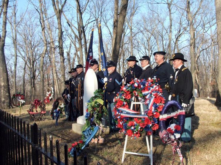 <a><img src="https://www.theepochtimes.com/assets/uploads/2015/09/lincoln.JPG" alt="Nancy Lincoln's grave with wreaths to honor her on Abe's birthday in Civilwar attire in Lincoln city, Indiana. (The Epoch Times)" title="Nancy Lincoln's grave with wreaths to honor her on Abe's birthday in Civilwar attire in Lincoln city, Indiana. (The Epoch Times)" width="320" class="size-medium wp-image-1830468"/></a>