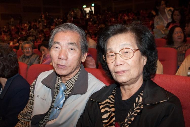 <a><img src="https://www.theepochtimes.com/assets/uploads/2015/09/liyaoyucountrycomposer.jpg" alt="Hsu Mingde, a country composer and music educator for more than 30 years, and his wife (Lih Yaoyu/The Epoch Times)" title="Hsu Mingde, a country composer and music educator for more than 30 years, and his wife (Lih Yaoyu/The Epoch Times)" width="320" class="size-medium wp-image-1829537"/></a>