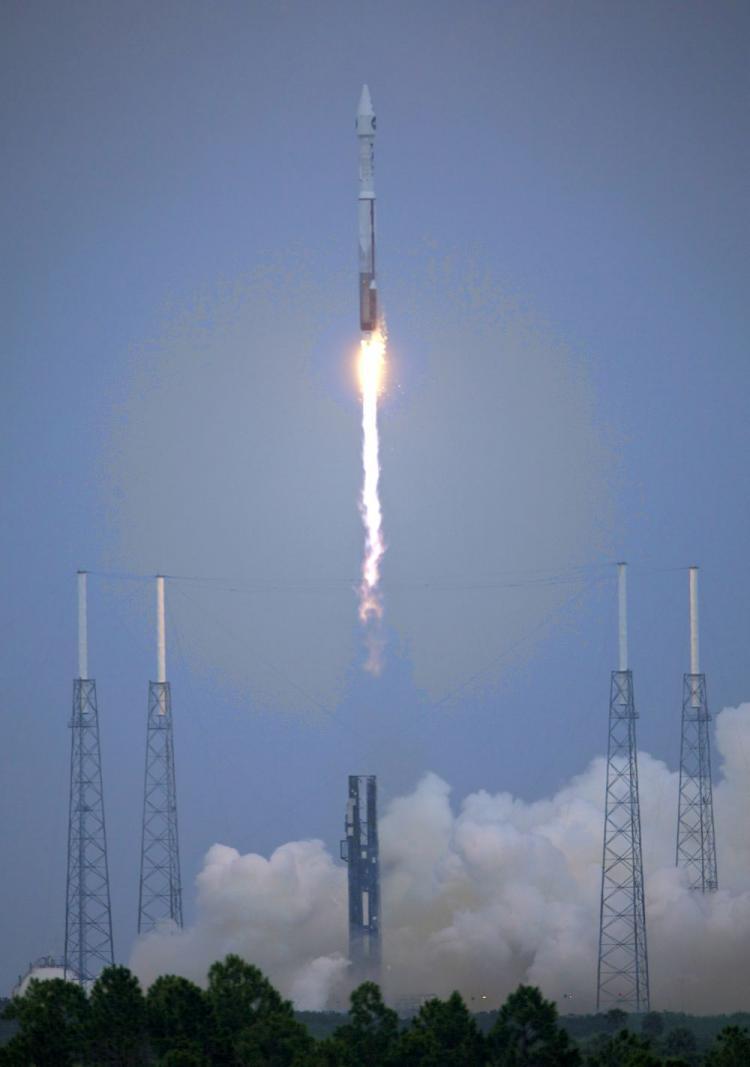<a><img src="https://www.theepochtimes.com/assets/uploads/2015/09/lunar88566100.jpg" alt="In this handout photo provided by NASA, the Lunar Reconnaissance Orbiter, onboard an Atlas V rocket, lifts off June 18, 2009 at Cape Canaveral, Florida.  (Bill Ingalls/NASA via Getty Images)" title="In this handout photo provided by NASA, the Lunar Reconnaissance Orbiter, onboard an Atlas V rocket, lifts off June 18, 2009 at Cape Canaveral, Florida.  (Bill Ingalls/NASA via Getty Images)" width="320" class="size-medium wp-image-1822062"/></a>