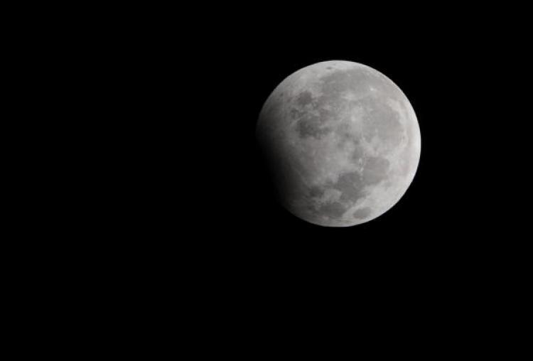 <a><img class="size-full wp-image-1780619" src="https://www.theepochtimes.com/assets/uploads/2015/09/lunar_eclipse_95517026.jpg" alt="" width="750" height="508"/></a>