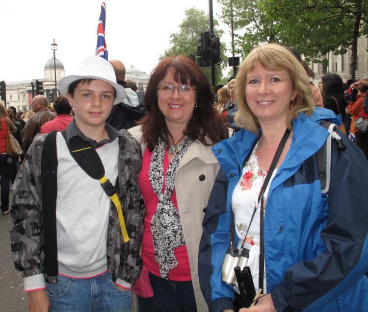 <a><img src="https://www.theepochtimes.com/assets/uploads/2015/09/mandyfodor.jpg" alt="Mandy Fodor (R), a biomedical scientist from Cleveland in northern England, had traveled to London on Thursday with her twin sister Helen Short and Short's son, Alex, to experience the royal wedding atmosphere. (Yukari Werrell/The Epoch Times)" title="Mandy Fodor (R), a biomedical scientist from Cleveland in northern England, had traveled to London on Thursday with her twin sister Helen Short and Short's son, Alex, to experience the royal wedding atmosphere. (Yukari Werrell/The Epoch Times)" width="575" class="size-medium wp-image-1804727"/></a>