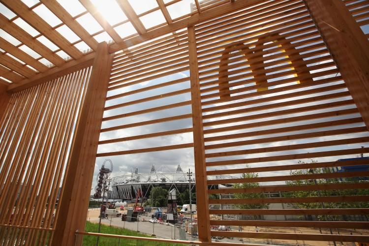 <a><img class="size-large wp-image-1785303" title="McDonald's Flagship Olympic Park Restaurant Prepares For Opening" src="https://www.theepochtimes.com/assets/uploads/2015/09/mcdonalds_147108166.jpg" alt="" width="590" height="393"/></a>