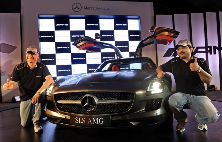 <a><img src="https://www.theepochtimes.com/assets/uploads/2015/09/mercedes_102928171.jpg" alt="Managing Director and CEO of Mercedes-Benz India Wilfried Aulbur (L) and MD Sales and Marketing, Debashish Mitra pose with the new Mercedes-Benz SLS AMG luxury sports car during its launch in New Delhi on July 16.  (Prakash Singh/AFP/Getty Images)" title="Managing Director and CEO of Mercedes-Benz India Wilfried Aulbur (L) and MD Sales and Marketing, Debashish Mitra pose with the new Mercedes-Benz SLS AMG luxury sports car during its launch in New Delhi on July 16.  (Prakash Singh/AFP/Getty Images)" width="320" class="size-medium wp-image-1817063"/></a>