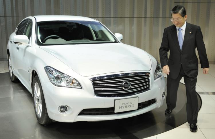 <a><img src="https://www.theepochtimes.com/assets/uploads/2015/09/nissan_cars_106052174.jpg" alt="Toshiyuki Shiga, COO of Japan's auto maker Nissan Motor, introduces the new Fuga Hybrid vehicle during a press conference at the headquarters in Yokohama, suburban Tokyo, on October 26, 2010.  (Toru Yamanaka/AFP/Getty Images)" title="Toshiyuki Shiga, COO of Japan's auto maker Nissan Motor, introduces the new Fuga Hybrid vehicle during a press conference at the headquarters in Yokohama, suburban Tokyo, on October 26, 2010.  (Toru Yamanaka/AFP/Getty Images)" width="320" class="size-medium wp-image-1812913"/></a>