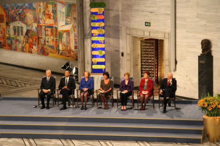 <a><img src="https://www.theepochtimes.com/assets/uploads/2015/09/nobel-price1.jpg" alt="Recipients of this year's Nobel Prizes, including President Barack Obama (2nd from left), at the awards ceremony in Oslo City Hall on Thursday. (Lily Wang/The Epoch Times)" title="Recipients of this year's Nobel Prizes, including President Barack Obama (2nd from left), at the awards ceremony in Oslo City Hall on Thursday. (Lily Wang/The Epoch Times)" width="320" class="size-medium wp-image-1824770"/></a>