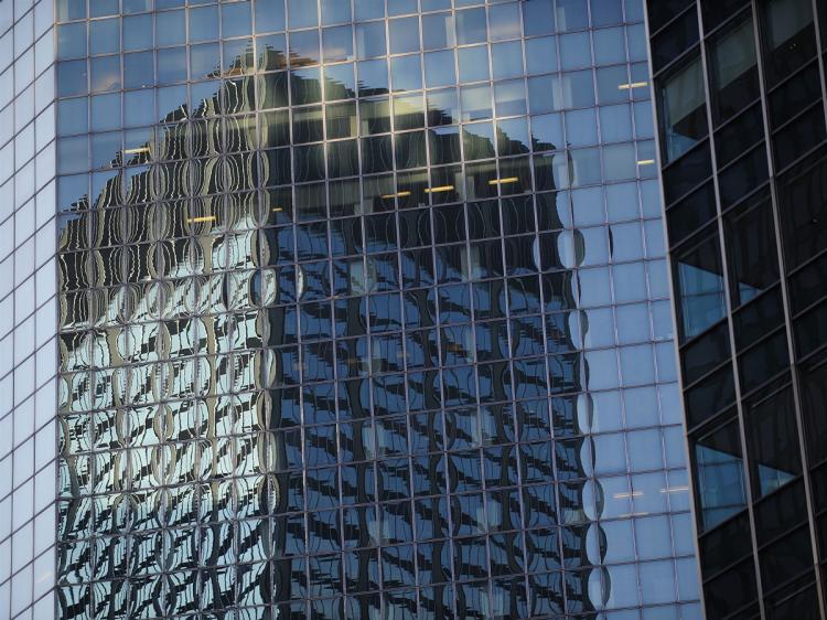 <a><img src="https://www.theepochtimes.com/assets/uploads/2015/09/nyc-95727649.jpg" alt="Ofiice buildings reflect each other in Manhattan's business Midtown district in New York, January 12, 2010.  (Emmanuel Dunand/AFP/Getty Images)" title="Ofiice buildings reflect each other in Manhattan's business Midtown district in New York, January 12, 2010.  (Emmanuel Dunand/AFP/Getty Images)" width="320" class="size-medium wp-image-1823691"/></a>