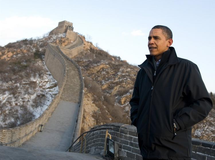 <a><img src="https://www.theepochtimes.com/assets/uploads/2015/09/obama-93173523.jpg" alt="U.S. President Barack Obama tours the Great Wall on November 18, 2009 at Badaling, northwest of Beijing. (Saul Loeb/AFP/Getty Images)" title="U.S. President Barack Obama tours the Great Wall on November 18, 2009 at Badaling, northwest of Beijing. (Saul Loeb/AFP/Getty Images)" width="320" class="size-medium wp-image-1825040"/></a>
