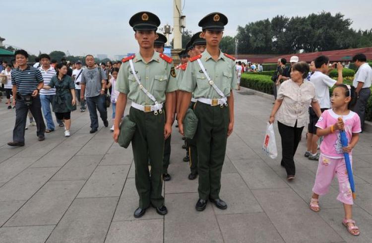 <a><img src="https://www.theepochtimes.com/assets/uploads/2015/09/patrol.jpg" alt="Military police squad patrols Tiananmen Square. (Ted Aljibeapp/Getty Images)" title="Military police squad patrols Tiananmen Square. (Ted Aljibeapp/Getty Images)" width="320" class="size-medium wp-image-1833969"/></a>