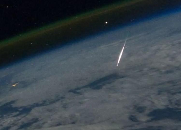 <a><img class=" wp-image-1784226" title="YouTube screenshot of meteor striking Earth. (The Epoch Times)" src="https://www.theepochtimes.com/assets/uploads/2015/09/perseidmeteor.jpg" alt="" width="349" height="250"/></a>